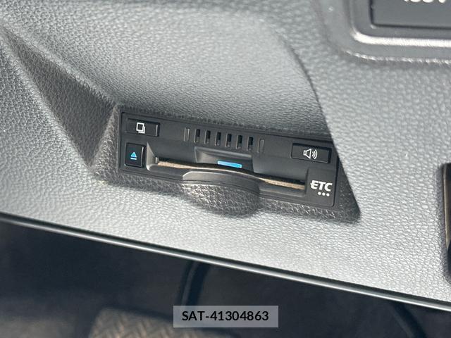 Toyota YARIS 2020-06 8328145-5