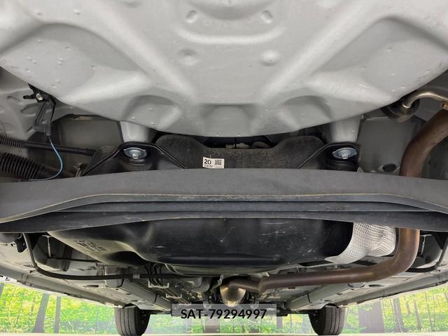 Toyota YARIS 2021-07 8328537-18