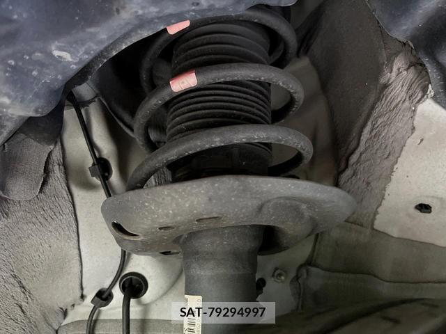 Toyota YARIS 2021-07 8328537-19