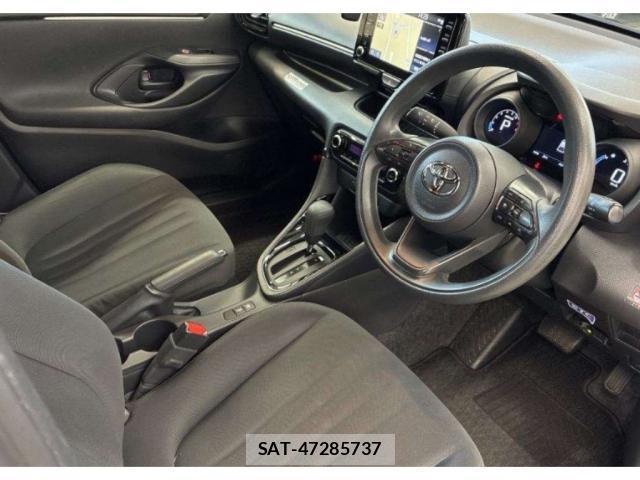 Toyota YARIS 2021-06 8328633-2
