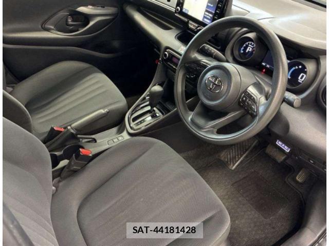 Toyota YARIS 2022-06 8328635-2