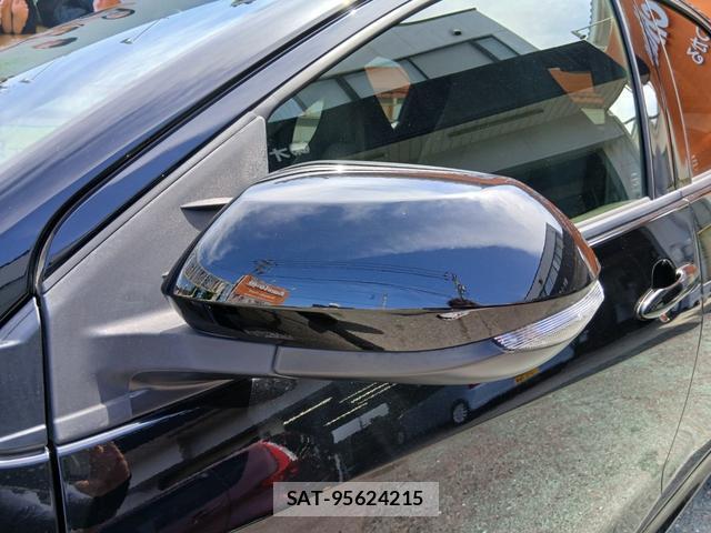 Toyota YARIS 2020-11 8329122-18