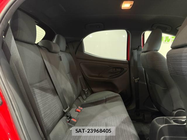 Toyota YARIS 2022-02 8329441-16