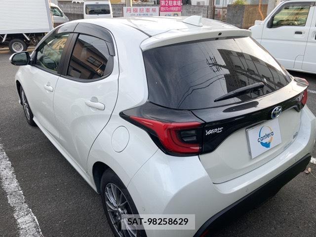Toyota YARIS 2020-04 8329773-1