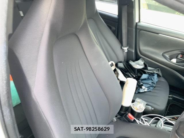 Toyota YARIS 2020-04 8329773-2