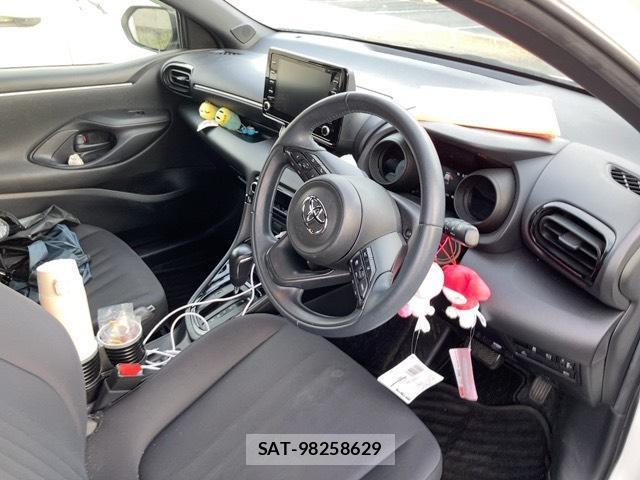 Toyota YARIS 2020-04 8329773-3
