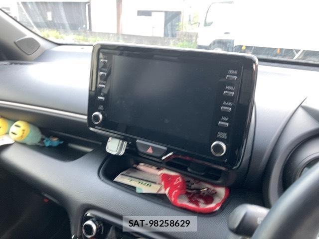 Toyota YARIS 2020-04 8329773-4