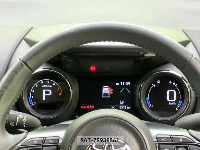 Toyota YARIS 2022-05 8330406-12