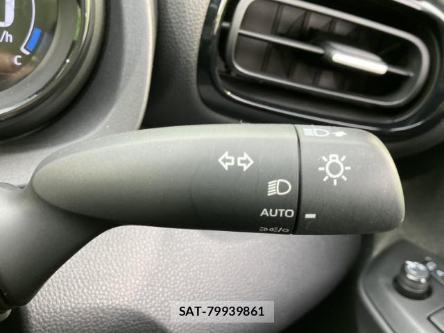 Toyota YARIS 2022-05 8330406-14