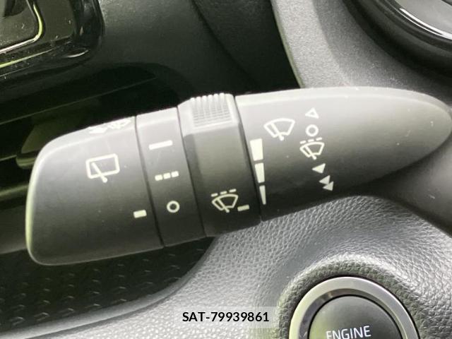 Toyota YARIS 2022-05 8330406-15