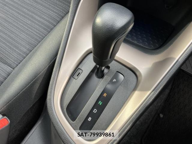 Toyota YARIS 2022-05 8330406-16