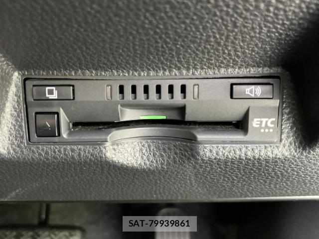 Toyota YARIS 2022-05 8330406-17