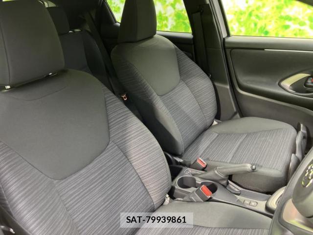 Toyota YARIS 2022-05 8330406-3