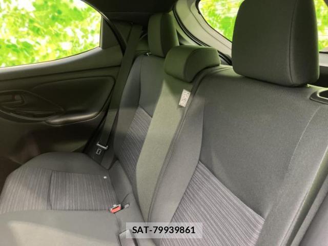 Toyota YARIS 2022-05 8330406-6