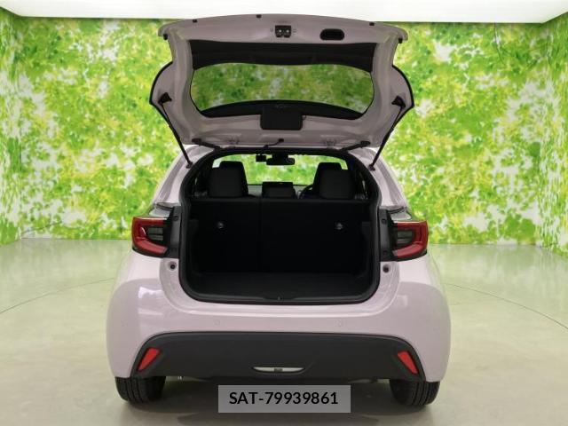 Toyota YARIS 2022-05 8330406-7