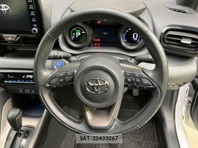 Toyota YARIS 2023-01 8330432-14