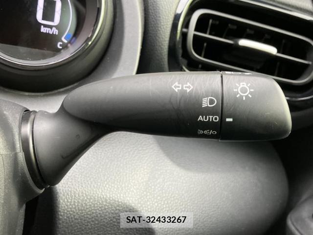 Toyota YARIS 2023-01 8330432-15