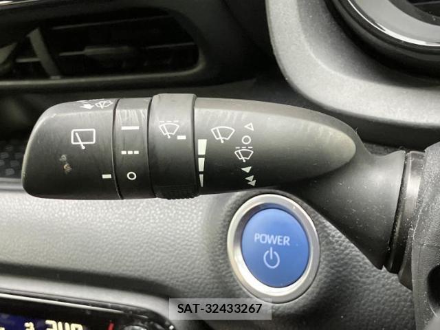 Toyota YARIS 2023-01 8330432-16