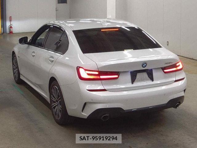 Bmw 3 SERIES 2022-07 8343912-1