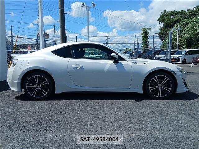Toyota 86 2012-10 8342362-10