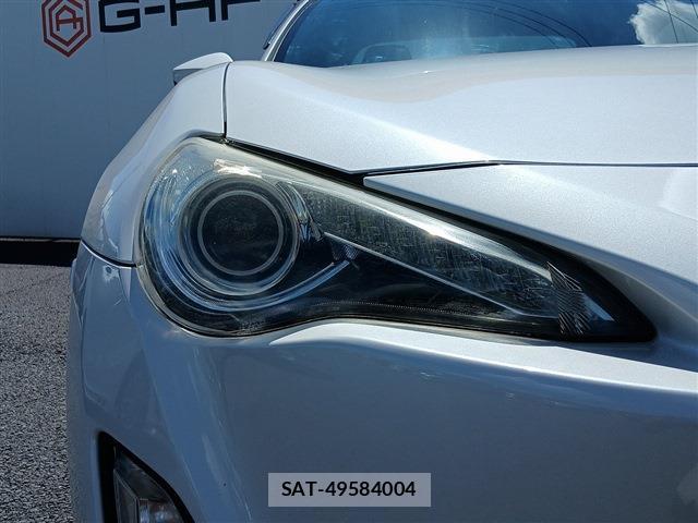 Toyota 86 2012-10 8342362-11