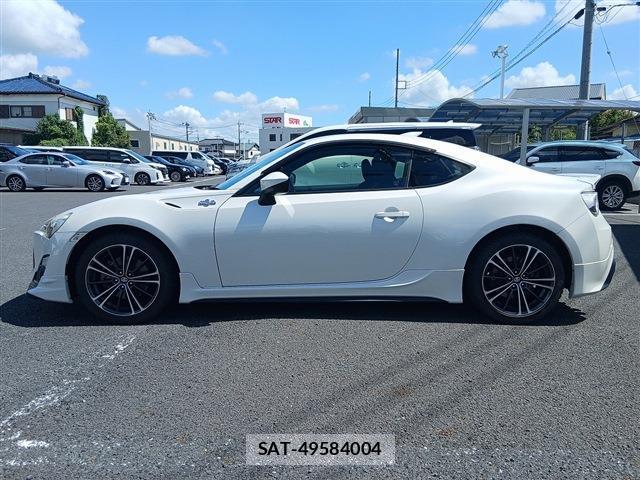 Toyota 86 2012-10 8342362-8