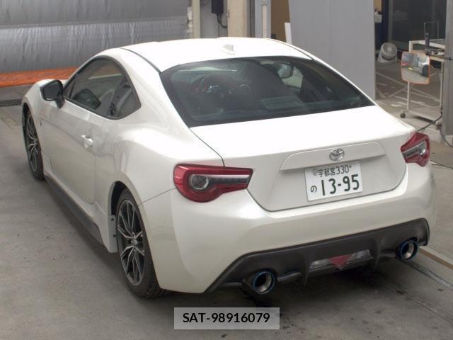 Toyota 86 2016-10 8342975-1