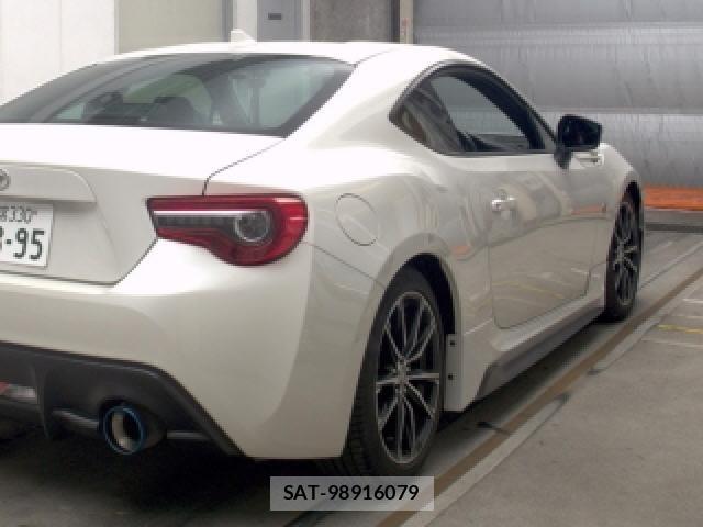 Toyota 86 2016-10 8342975-4
