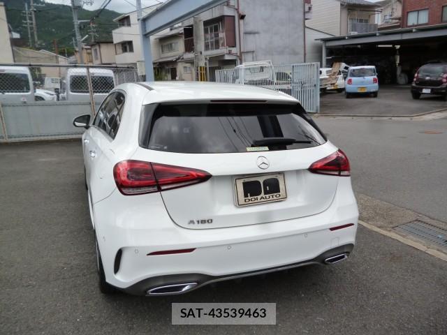 Mercedes Benz A-CLASS 2018-12 8342081-1