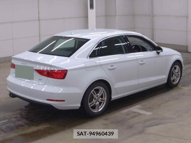 Audi A3 SEDAN 2014-12 8343836-3