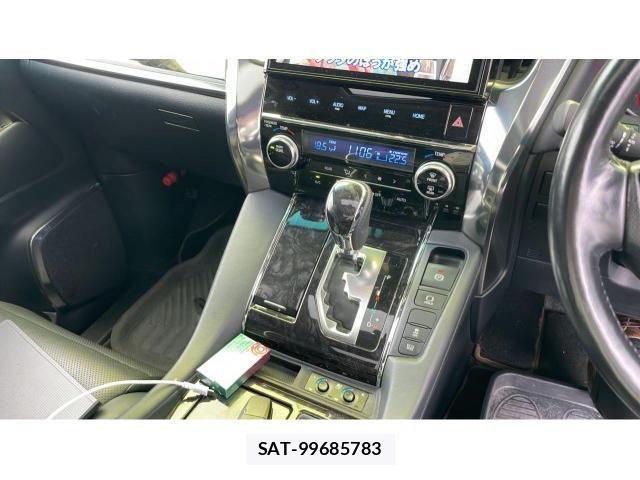 Toyota ALPHARD 2018-09 8343801-14