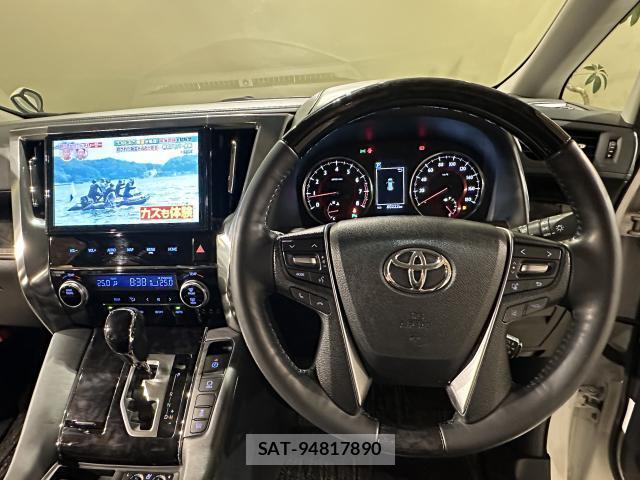 Toyota ALPHARD 2019-06 8344102-17