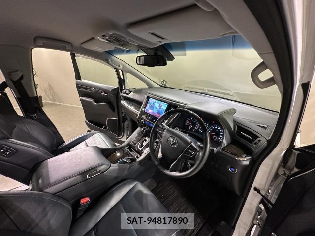 Toyota ALPHARD 2019-06 8344102-5
