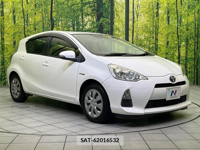 Toyota AQUA 2014-01 8342047-15