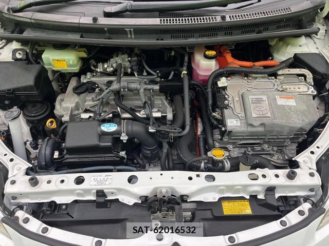 Toyota AQUA 2014-01 8342047-17