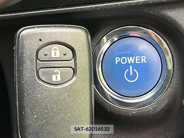 Toyota AQUA 2014-01 8342047-3