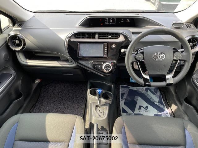 Toyota AQUA 2017-07 8342132-1