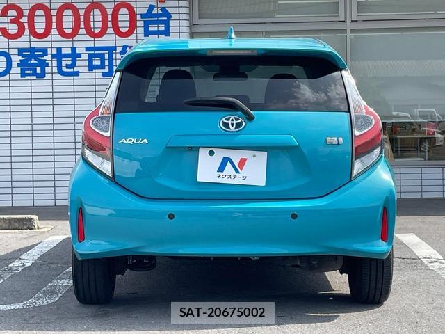 Toyota AQUA 2017-07 8342132-14