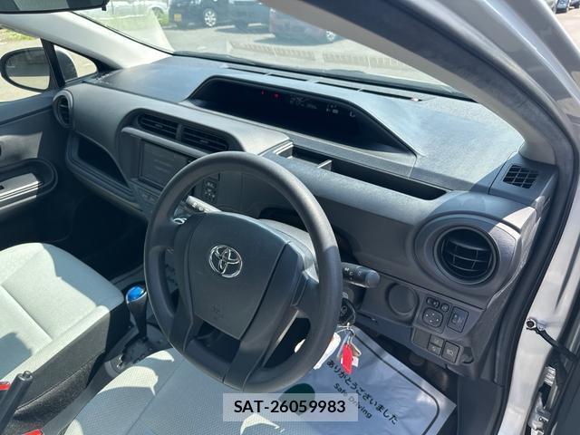 Toyota AQUA 2016-09 8342250-10