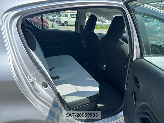 Toyota AQUA 2016-09 8342250-11
