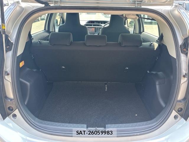 Toyota AQUA 2016-09 8342250-14