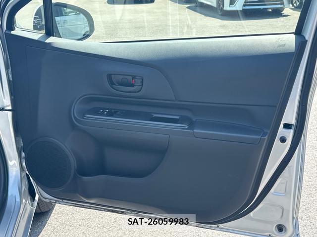 Toyota AQUA 2016-09 8342250-15