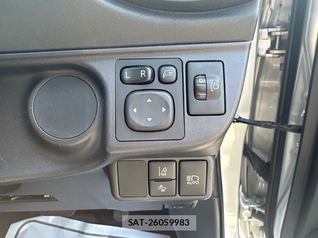 Toyota AQUA 2016-09 8342250-7