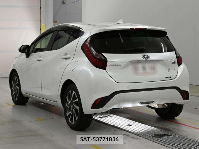 Toyota AQUA 2021-11 8342542-11