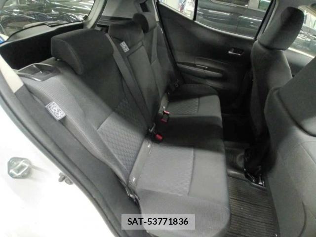 Toyota AQUA 2021-11 8342542-4