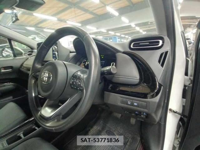 Toyota AQUA 2021-11 8342542-5