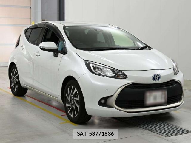Toyota AQUA 2021-11 8342542-6