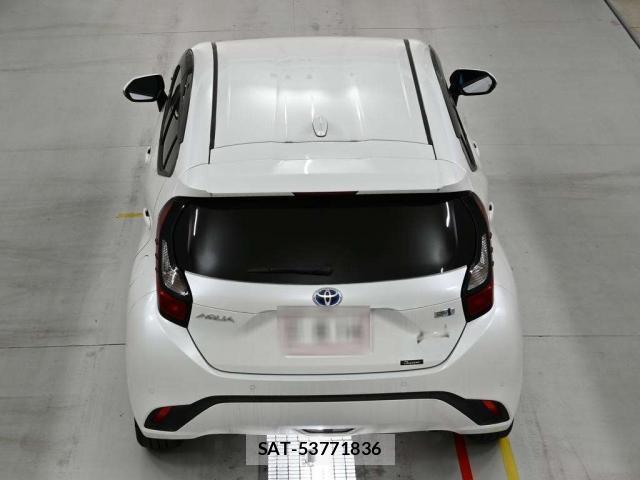 Toyota AQUA 2021-11 8342542-7