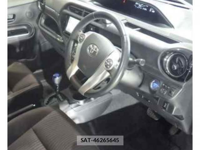 Toyota AQUA 2015-09 8342648-2