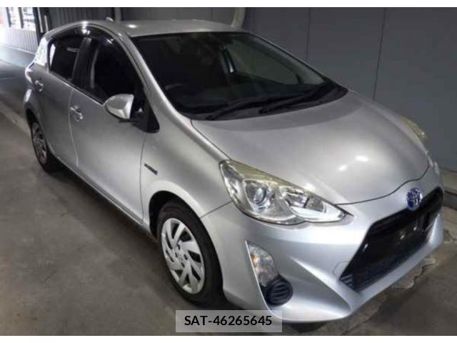 Toyota AQUA 2015-09 8342648-3